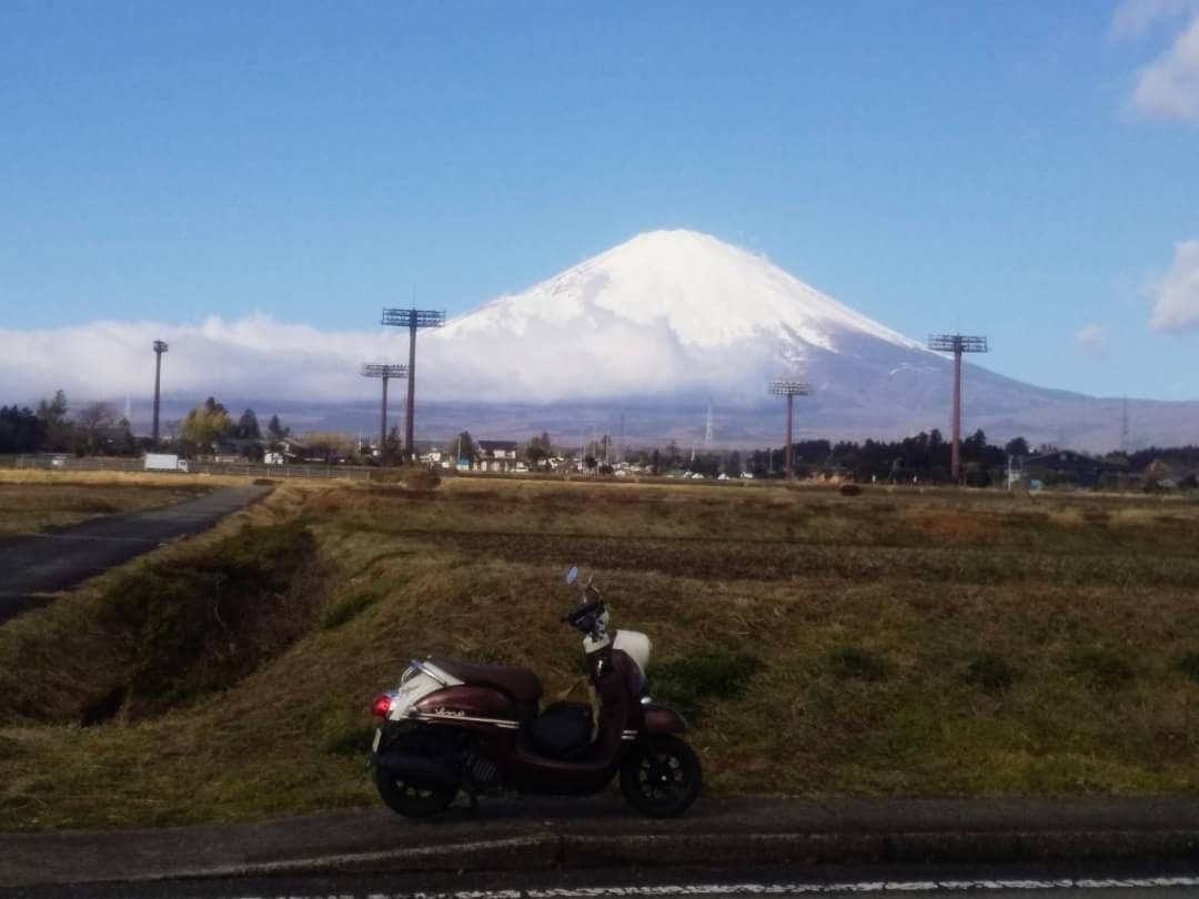 富士山ビューまで徒歩1分！ 御殿場アウトレットからも車で25分。　周辺のドライブも楽しい地域です。