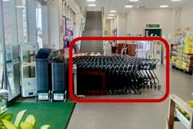 【HIヒロセスーパーコンボ小郡店】プロモーションイベントに最適なホームセンターの1F風除室スペース