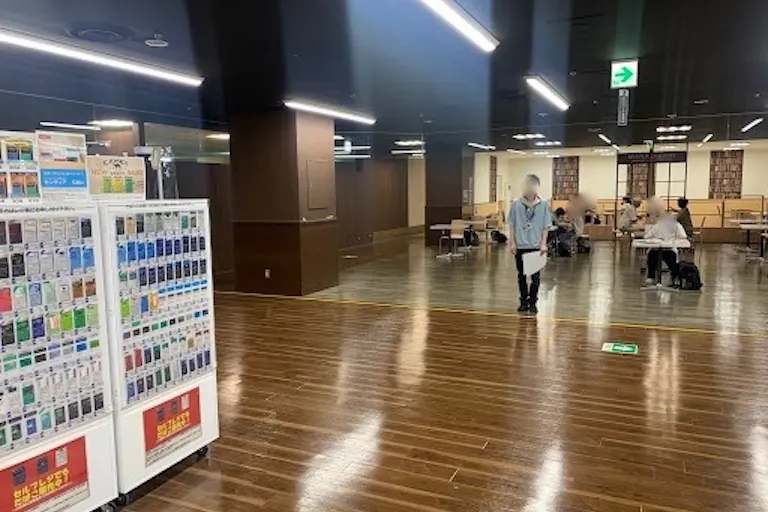 【メガセンタートライアル旭川店】プロモーションやポップアップストアに活用可能な店内イートインスペースの画像1
