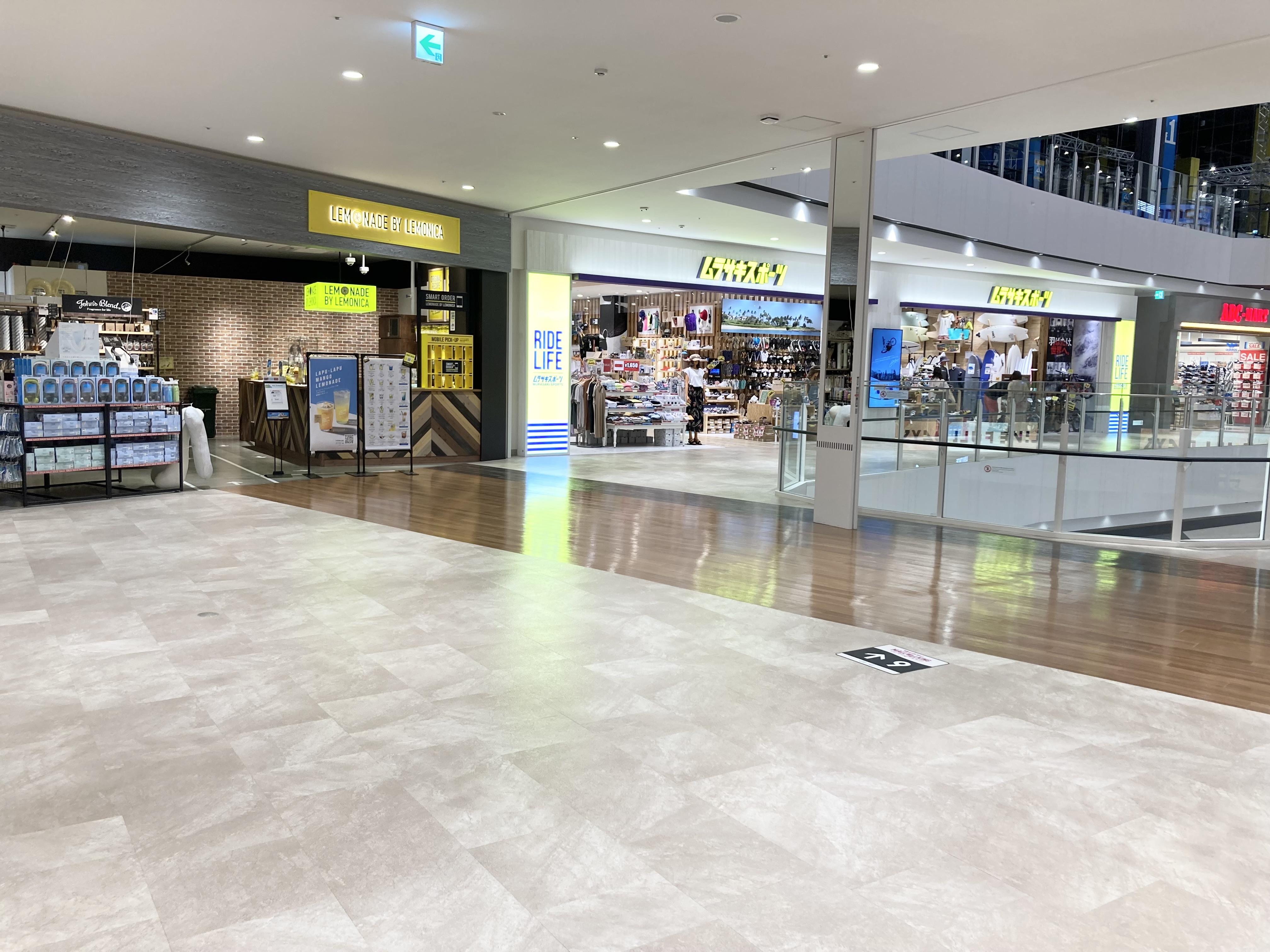 【イオンモール新利府】２階 モール北エスカレーター前