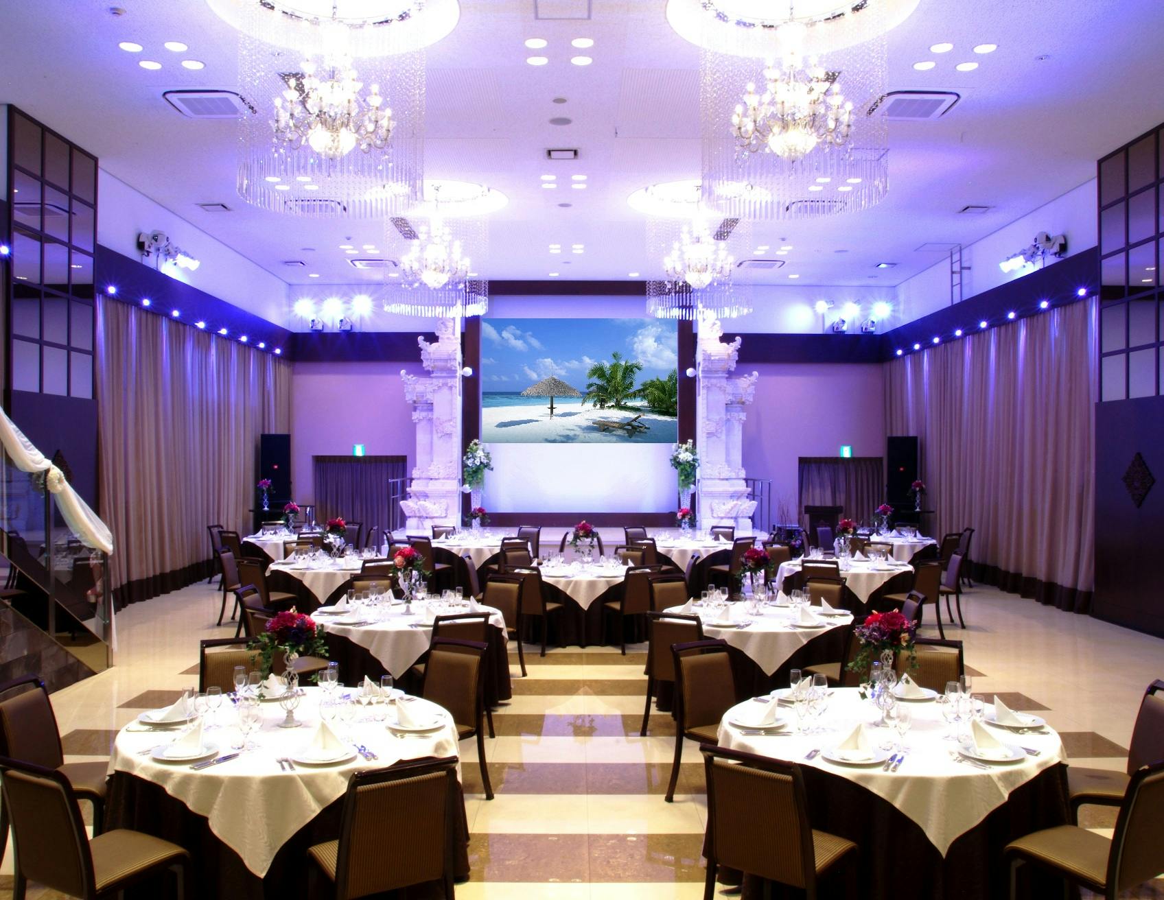 【東新宿駅2分】展示会やローンチパーティーなどのクローズドイベントに適したゴージャスな雰囲気のスペース