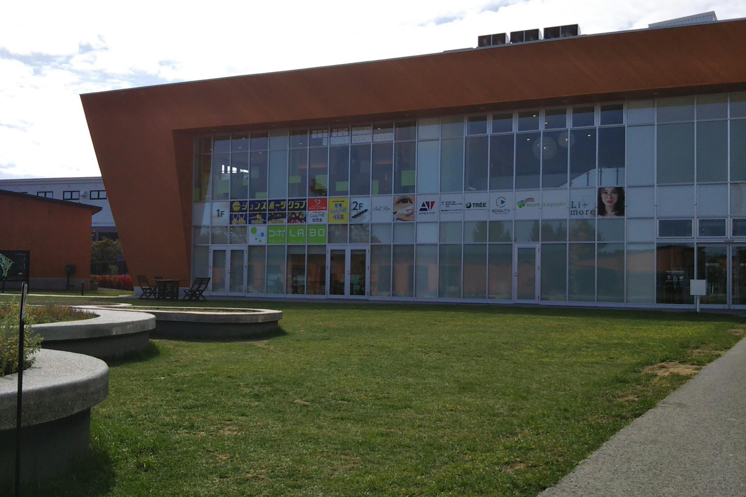 【BRANCH札幌月寒】催事やプロモーションイベントに利用可能な商業施設内の屋外イベントスペース