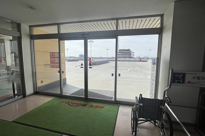3階館内風除室から