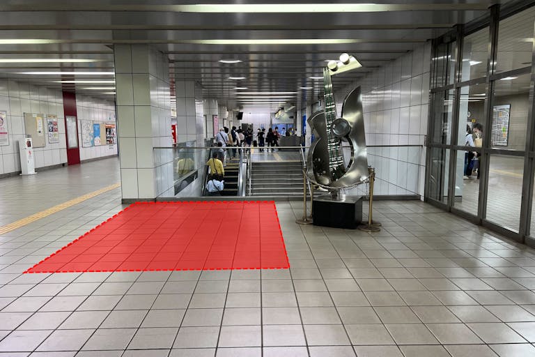 【横浜市営地下鉄ブルーライン湘南台駅】各種プロモーションや物販、食物販のポップアップストアに最適な改札内モニュメント横のイベントスペースの画像2