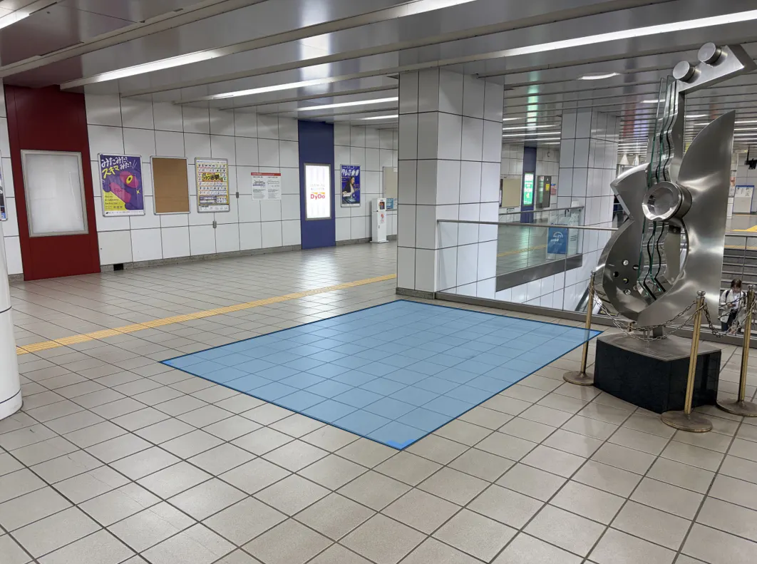 【横浜市営地下鉄ブルーライン湘南台駅|割引キャンペーン実施中】各種プロモーションや物販、食物販のポップアップストアに最適な改札内モニュメント横のイベントスペース