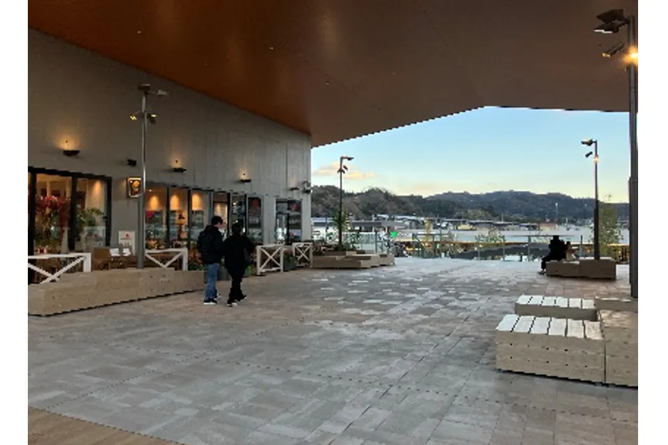 【三井アウトレットパーク 岡崎】大屋根テラス北エリア