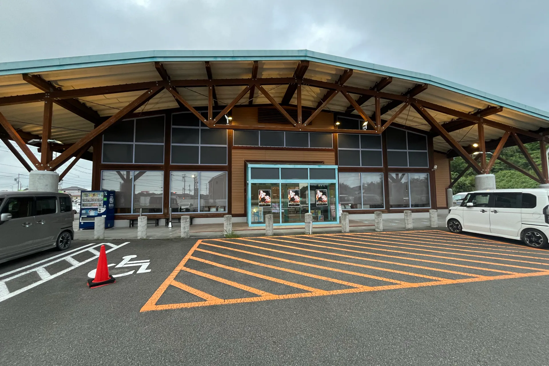 【ダイナム静岡御前崎店】キッチンカーやプロモーションイベントの開催に最適なアミューズメント施設のイベントスペース