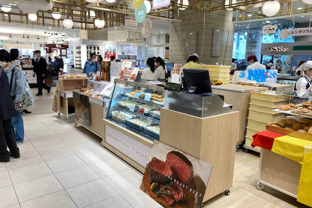 【北千住マルイ】2階 カレンダリウムF11【食物販・物産展】店内入って正面、什器完備の好立地スペース