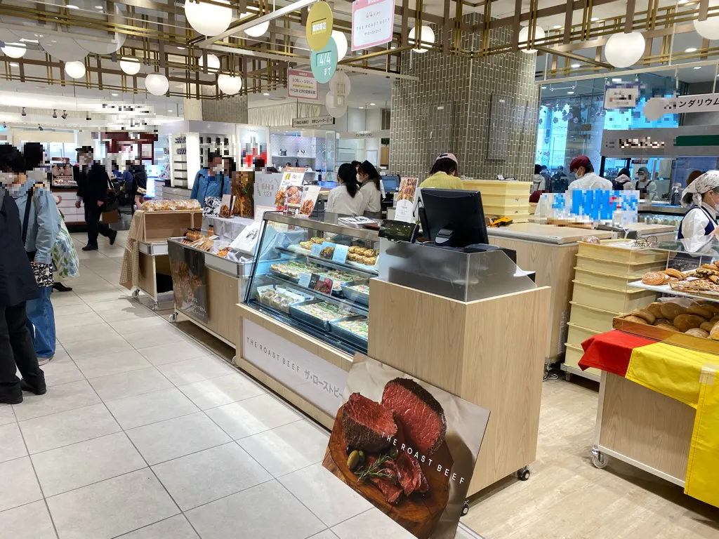 【北千住マルイ】2階 カレンダリウムF11【食物販・物産展】店内入って正面、什器完備の好立地スペース