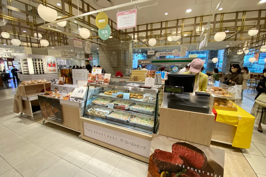 【北千住マルイ】2階 カレンダリウムF11【食物販・物産展】店内入って正面、什器完備の好立地スペース