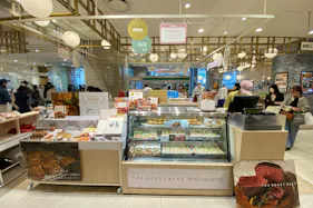 【北千住マルイ】2階 カレンダリウムF11【食物販・物産展】店内入って正面、什器完備の好立地スペース