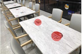 【イオンモール松本】モール内広告 フードコートテーブルシール