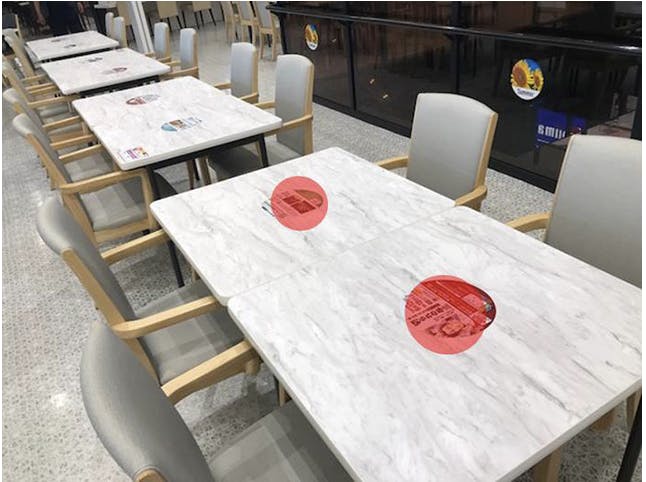 【イオンモール松本】モール内広告 フードコートテーブルシールの画像