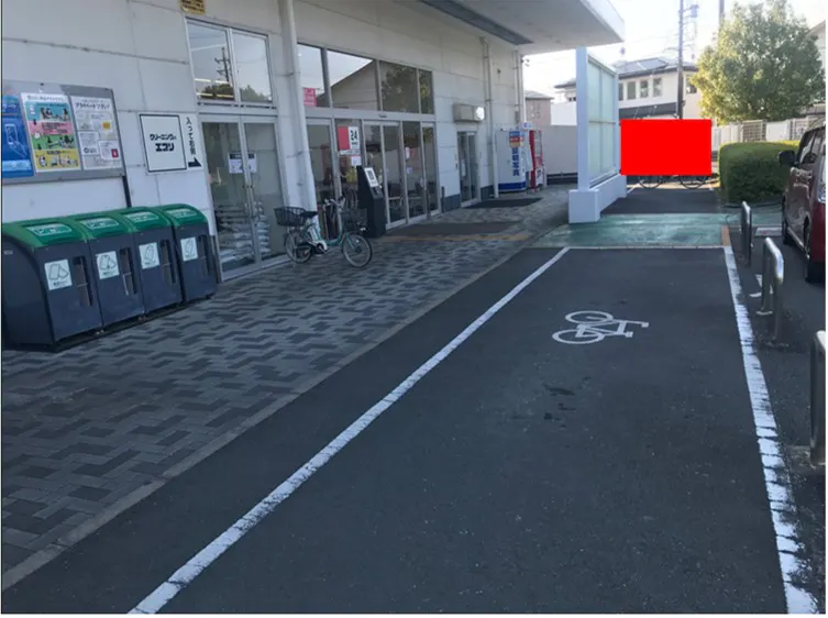 【西友 浜松有玉南店】店頭入口前 (駐車場・駐輪場) キッチンカー・コーヒーテイクアウトや、クレープ・たいやき・焼きそば・お好み焼き など販売におすすめな屋外催事イベントスペース