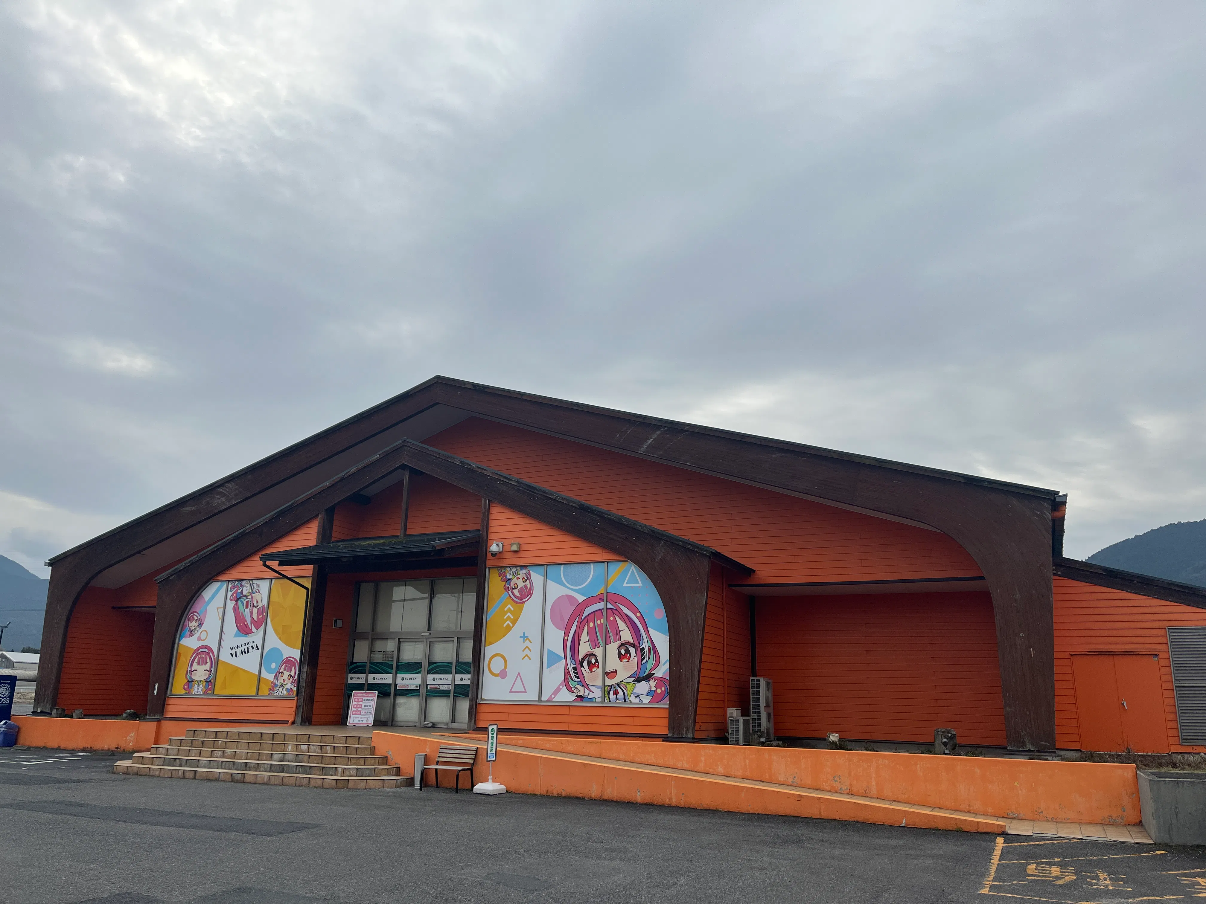 【夢屋恵那店】キッチンカーやプロモーション等に最適なアミューズメント施設のイベントスペース
