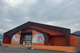 【夢屋恵那店】キッチンカーやプロモーション等に最適なアミューズメント施設のイベントスペース