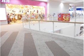 【イオンモール都城駅前】【都城駅前】東2(ライトオン前)ブリッジ