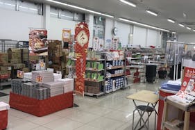 【西友 戸倉店】レジ付近 プロモーション用途や物販、食物販のポップアップストアに最適なスーパー店内催事イベントスペース