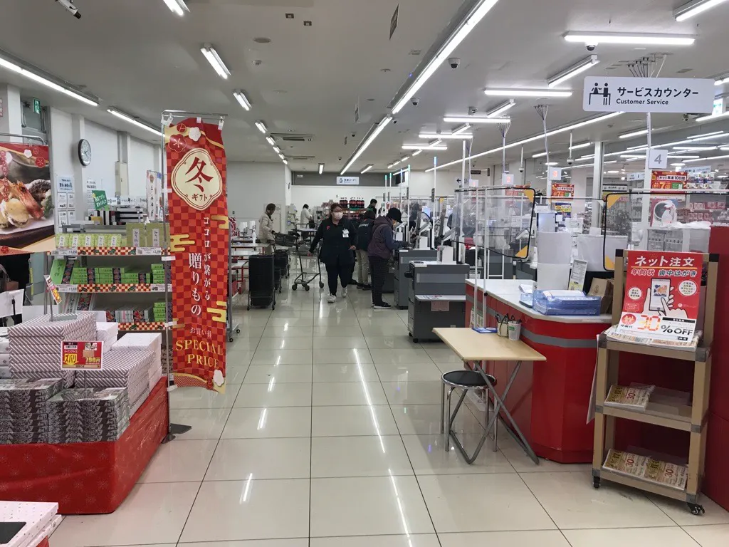 【西友　戸倉店】レジ付近　プロモーション用途や物販、食物販のポップアップストアに最適なスーパー店内催事イベントスペース