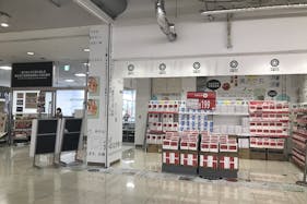 【西友 浜北店】入口横テナント区画 プロモーションや物販・食物販に最適なスーパーマーケットの屋内催事イベントスペース