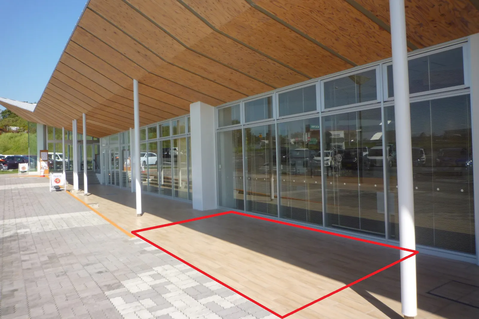 【既設阿久比下りパーキングエリア】PRイベントに利用可能なお土産売り場前のスペース