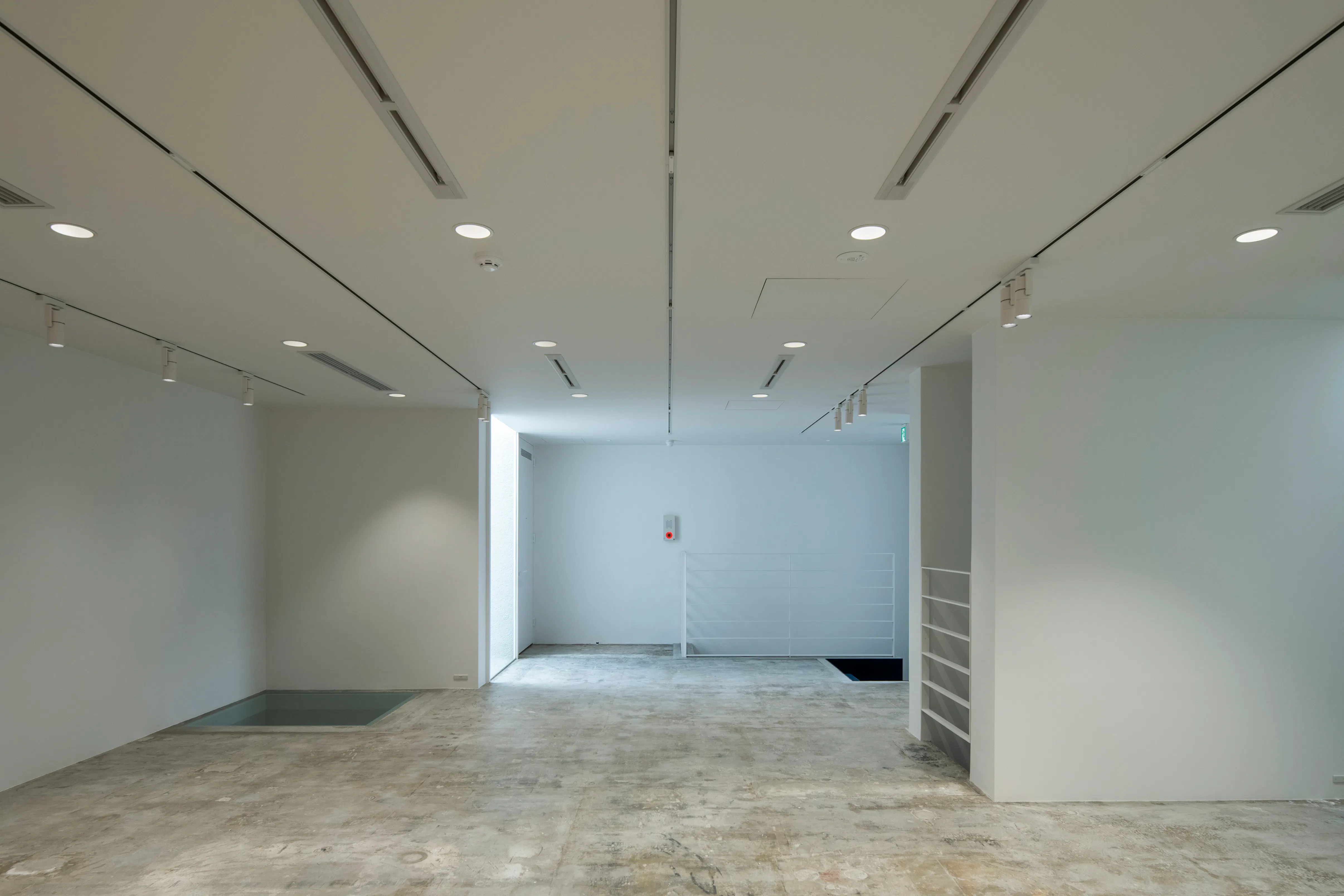 【唐人町駅1分】3層238㎡・建築家リノベーションのアートスペース（cassette）