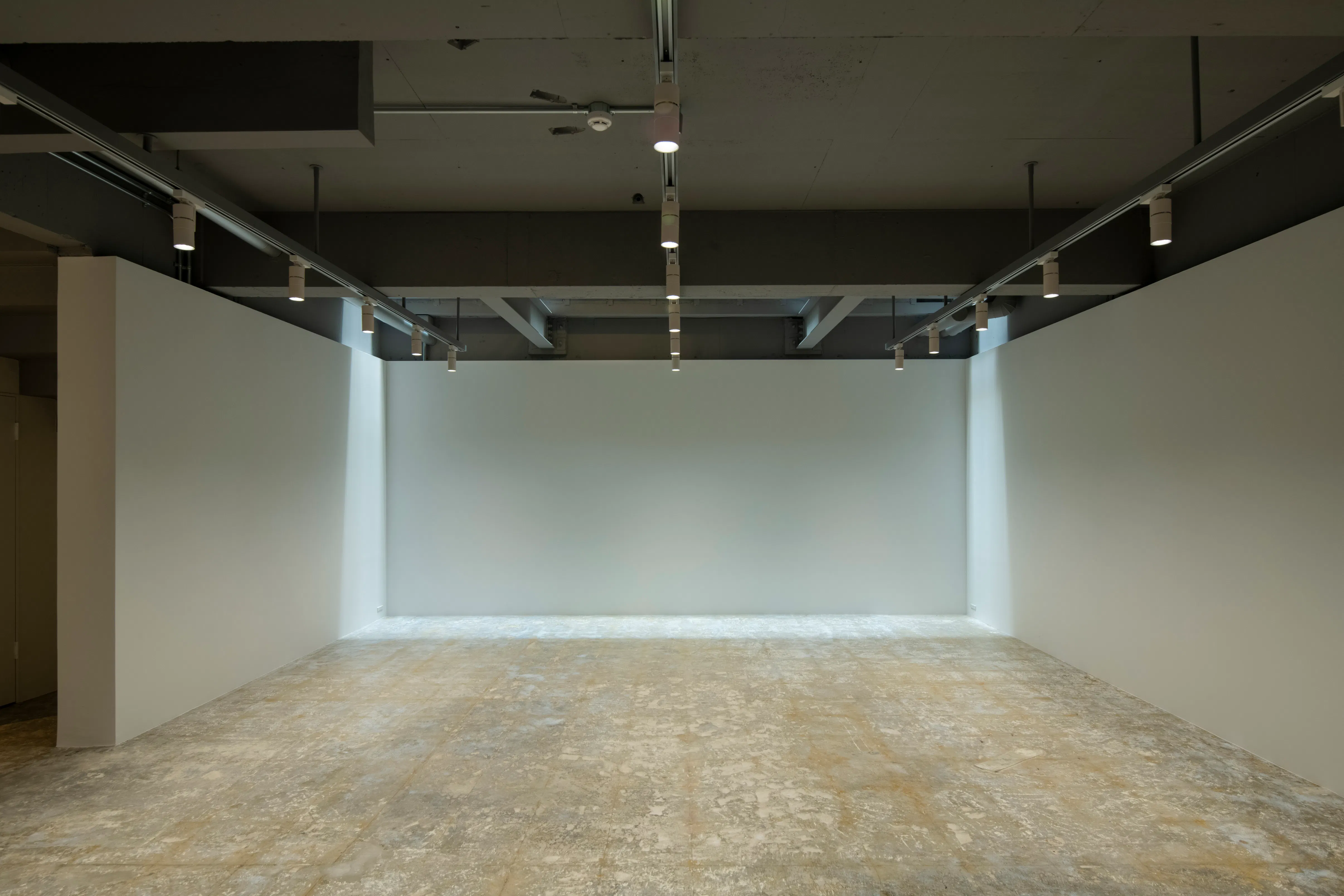 【唐人町駅1分】3層238㎡・建築家リノベーションのアートスペース(cassette)