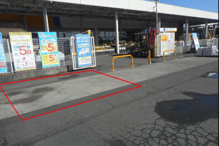 【サンデー八戸長苗代店】屋外駐車場 キッチンカーの出店に最適なホームセンター内駐車場の屋外イベントスペースの画像2