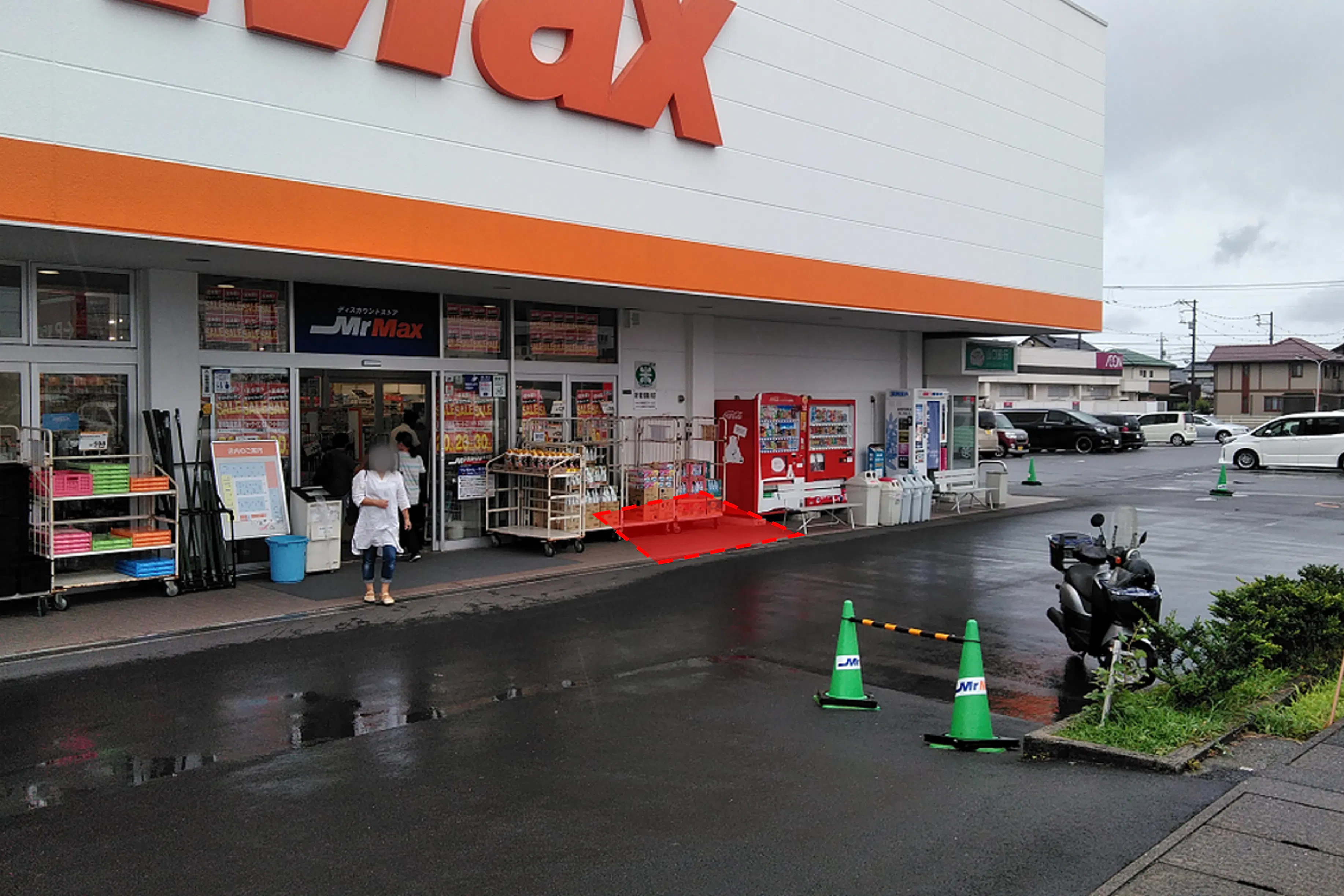 【ミスターマックス 末武店】店頭 物販用途に最適な総合ディスカウントストアの催事イベントスペース