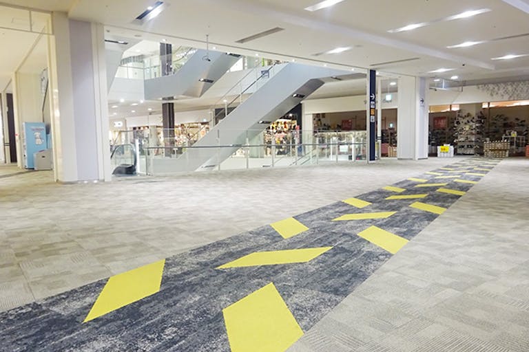 【イオンモール大和郡山】2階イオン前の画像1