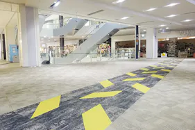 【イオンモール大和郡山】2階イオン前