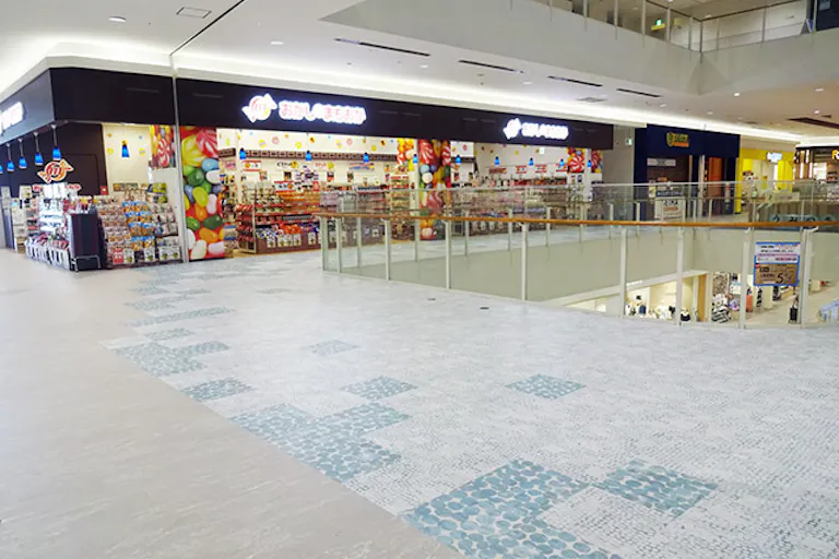 【イオンモール草津】3F イオンスタイル前の画像1