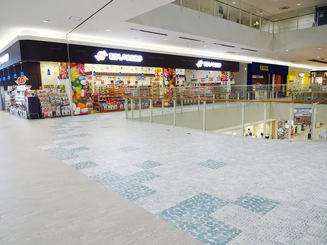 【イオンモール草津】3F イオンスタイル前