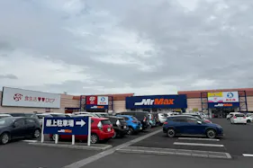 【ミスターマックス 倉賀野店】1F入口横 販促プロモーションや物販用途に最適な総合ディスカウントストアの催事イベントスペース