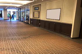 【三井アウトレットパーク 多摩南大沢】ファクトリーアウトレッツVilla1階 南側連絡通路