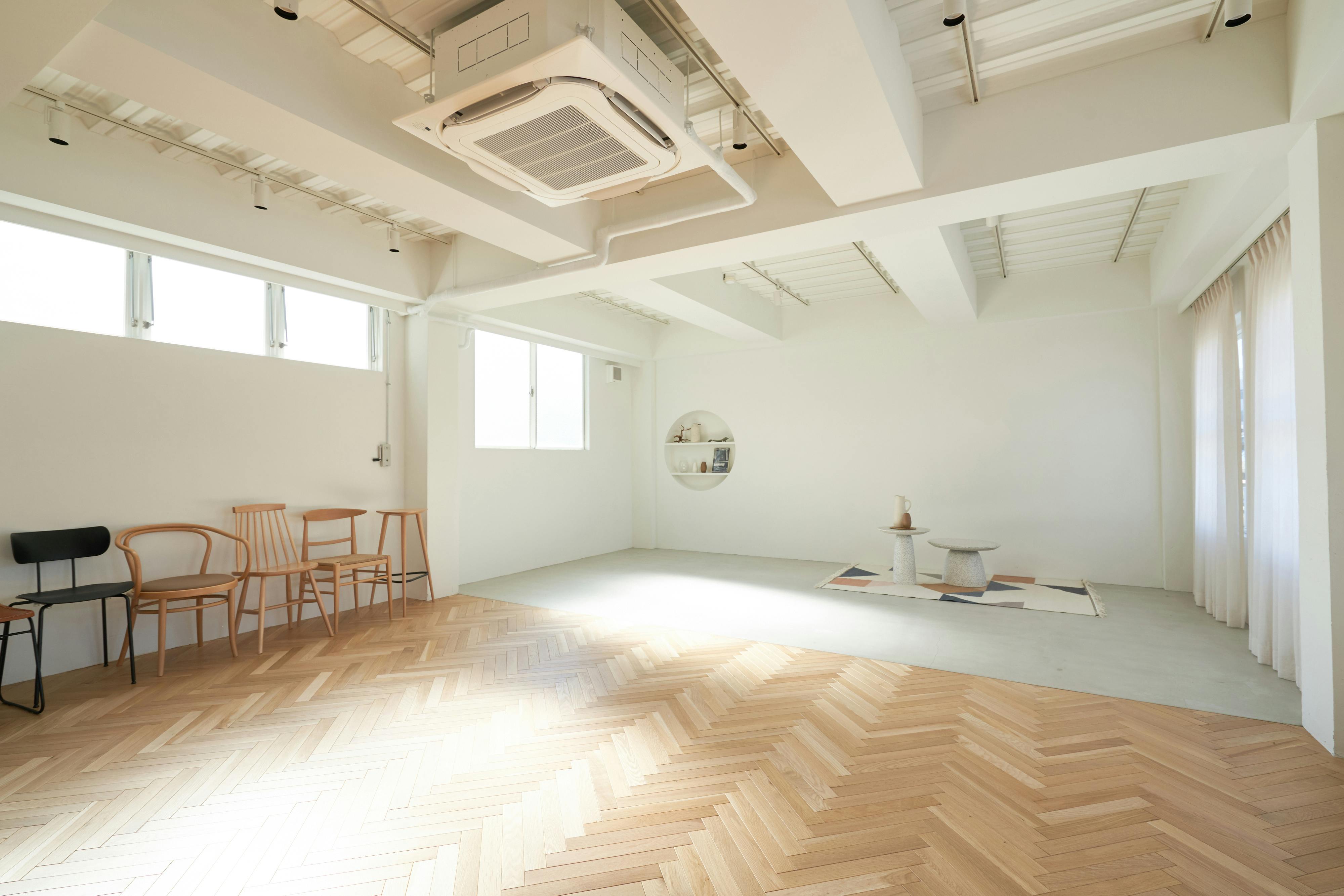 【神泉駅2分】アパレルの展示会や撮影に最適な自然光がたっぷり入るイベントスペース(5F)