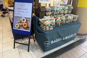 【町田モディ】2階 パブリックスペース(店頭三角)【食物販・物販】人通り抜群の好立地、スイーツ販売やPRイベントに最適