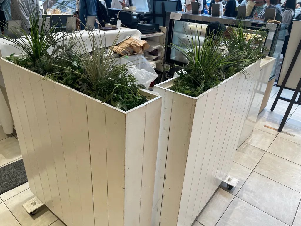 【町田モディ】2階 パブリックスペース（店頭三角）【食物販・物販】人通り抜群の好立地、スイーツ販売やPRイベントに最適