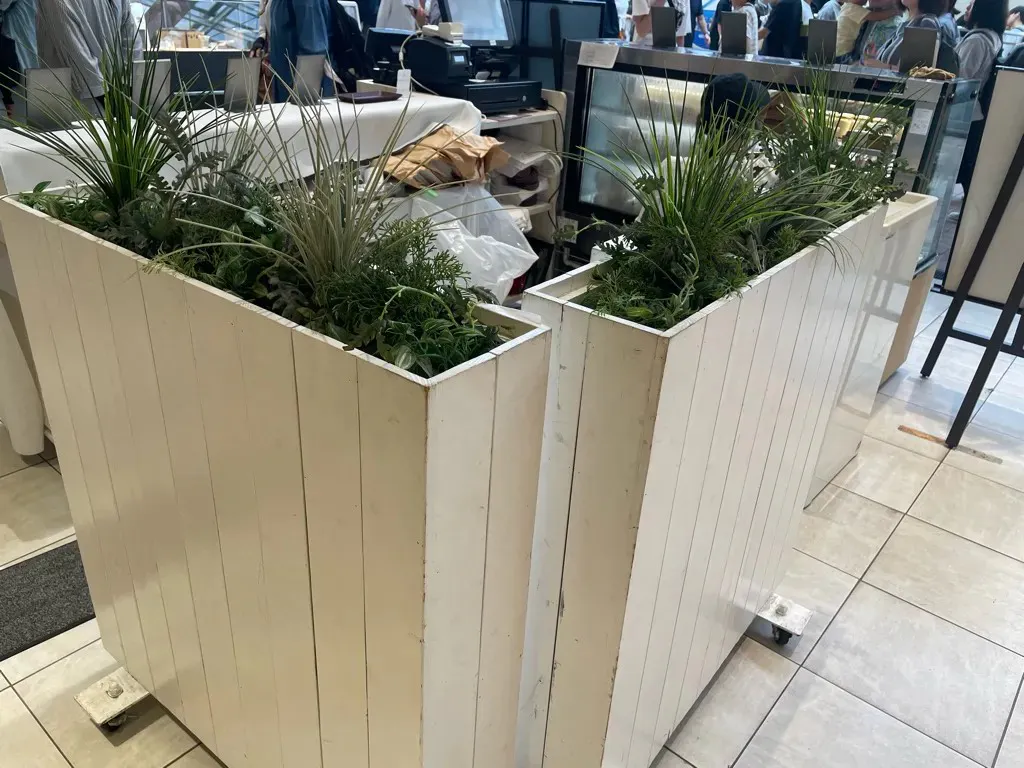 【町田モディ】2階 パブリックスペース（店頭三角）【食物販・物販】人通り抜群の好立地、スイーツ販売やPRイベントに最適