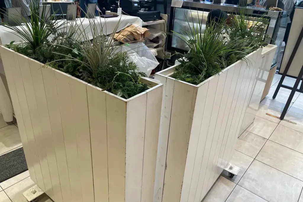 【町田モディ】2階 パブリックスペース(店頭三角)【食物販・物販】人通り抜群の好立地、スイーツ販売やPRイベントに最適