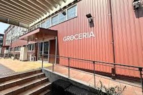 【グロッサリア 脇田店】店内出入口物販スペース※地域出店者優先