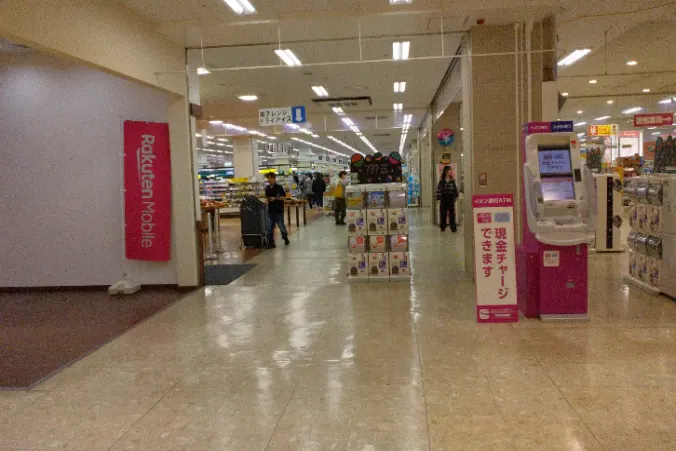 【イオン米沢店】正面入口フードコート側 販促プロモーションや物販に最適なスーパー店内催事イベントスペース