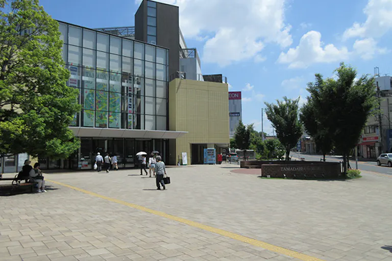 【イオンモール多摩平の森】GF 森のステージゲート(屋外)の画像1