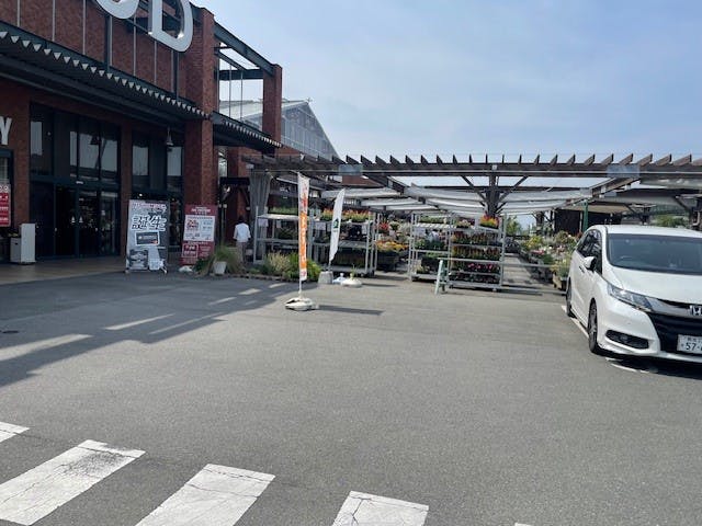 【ザ・ファクトリーニシムタ合志店】販促プロモーションや物販に利用可能なスーパーのナーセリーズ側にあるイベントスペースの画像