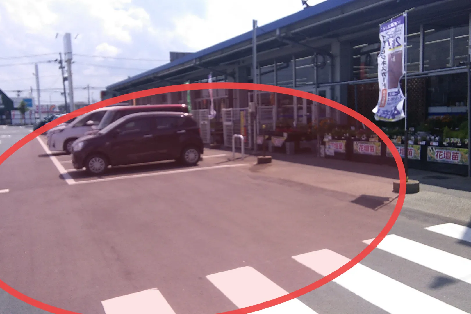 【サンデー寒河江店】屋外駐車場 キッチンカーの出店に最適なホームセンター内駐車場の屋外イベントスペース