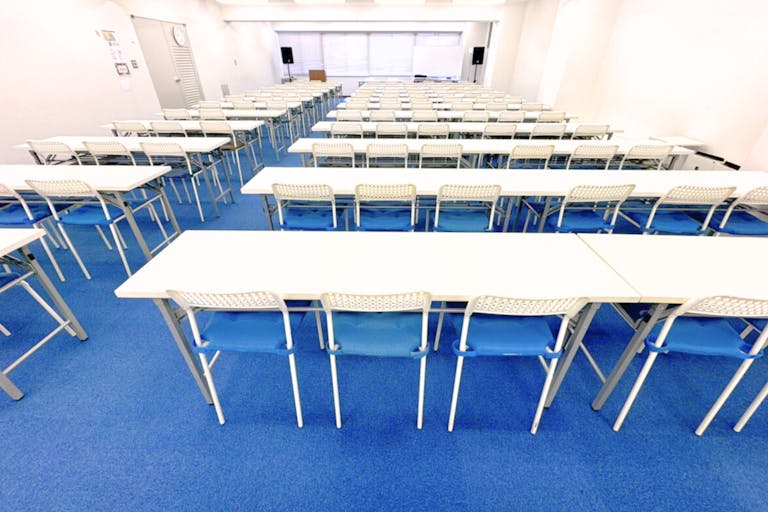 【神田駅5分】招待制の製品PR会や受注販売会に適した110名程度収容可能なレンタルスペースの画像2