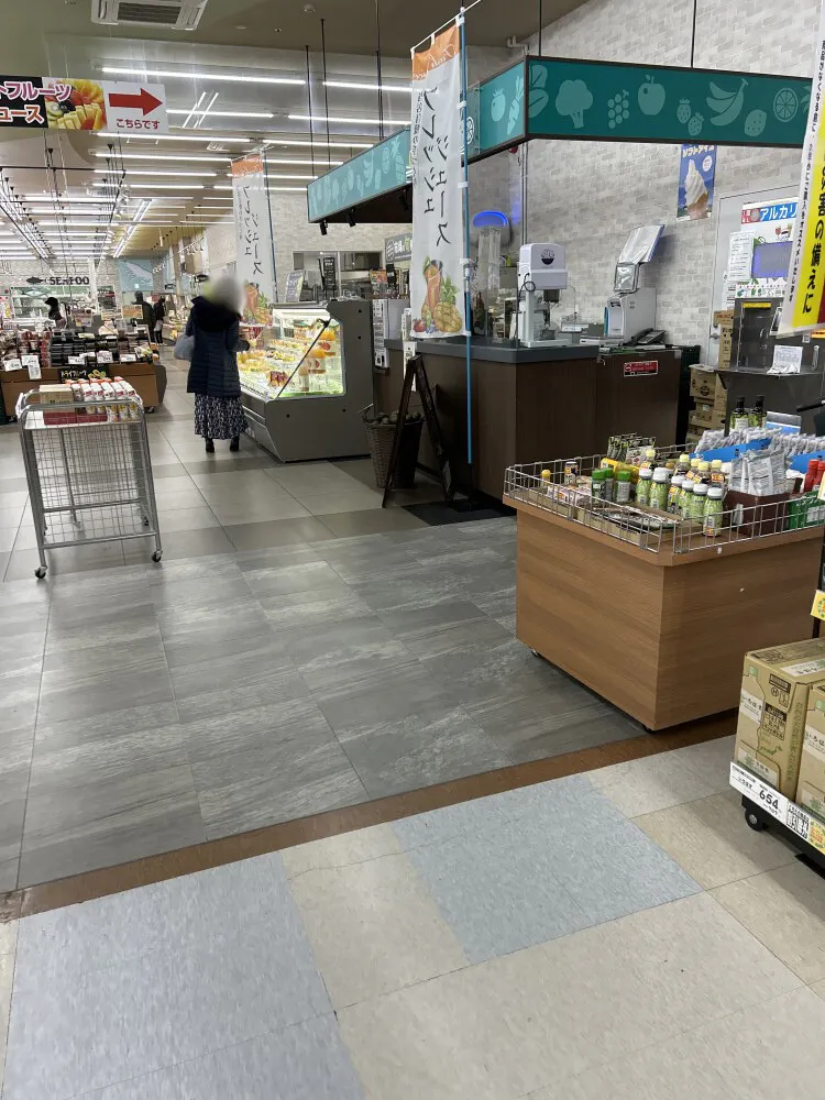 【Ichigokan＋PLUS桑名陽だまり】販促プロモーションに最適なイートインスペース前にある催事スペース