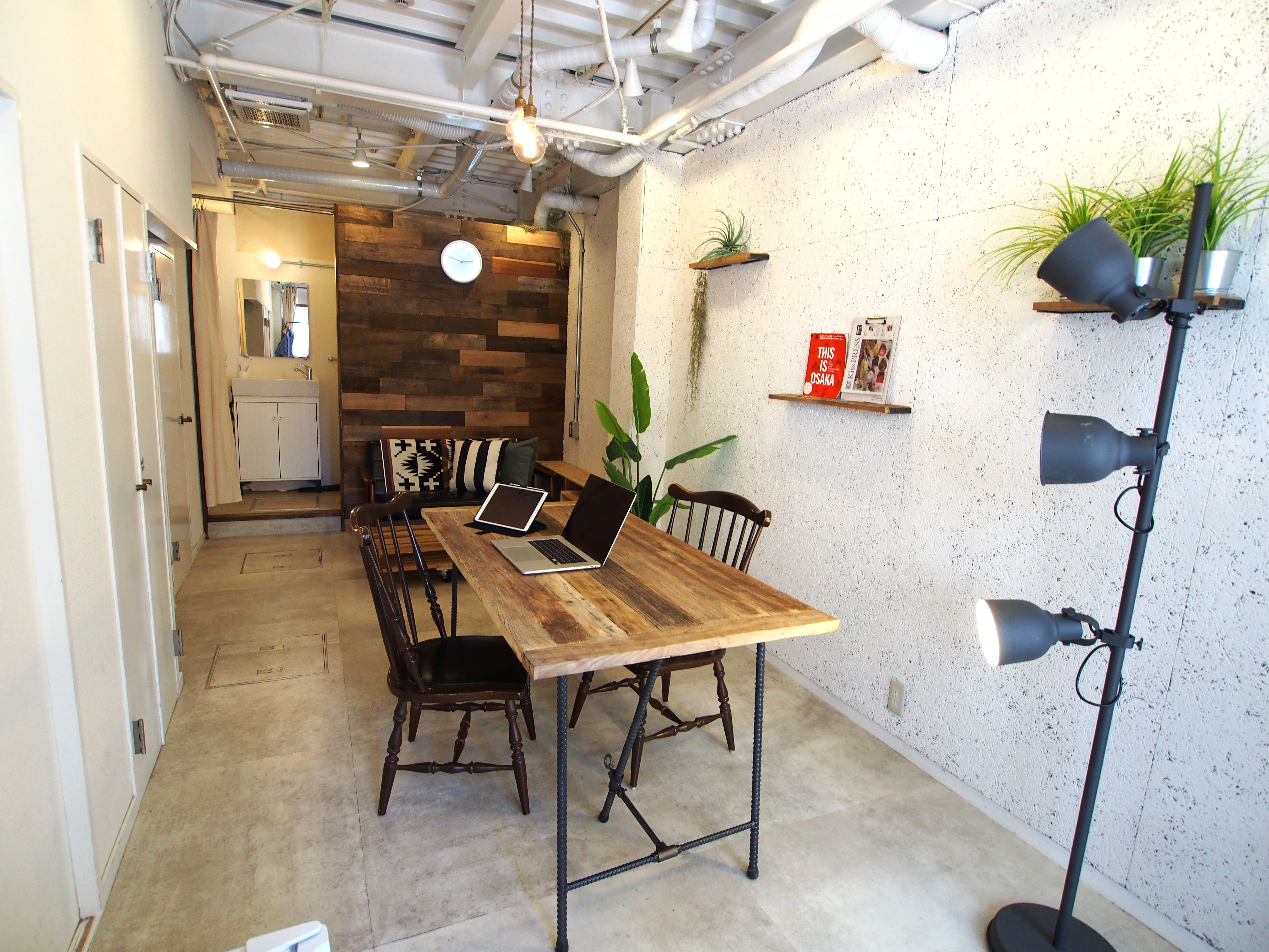 立地も良く、路面に面している展示会や撮影に人気のスペースです。