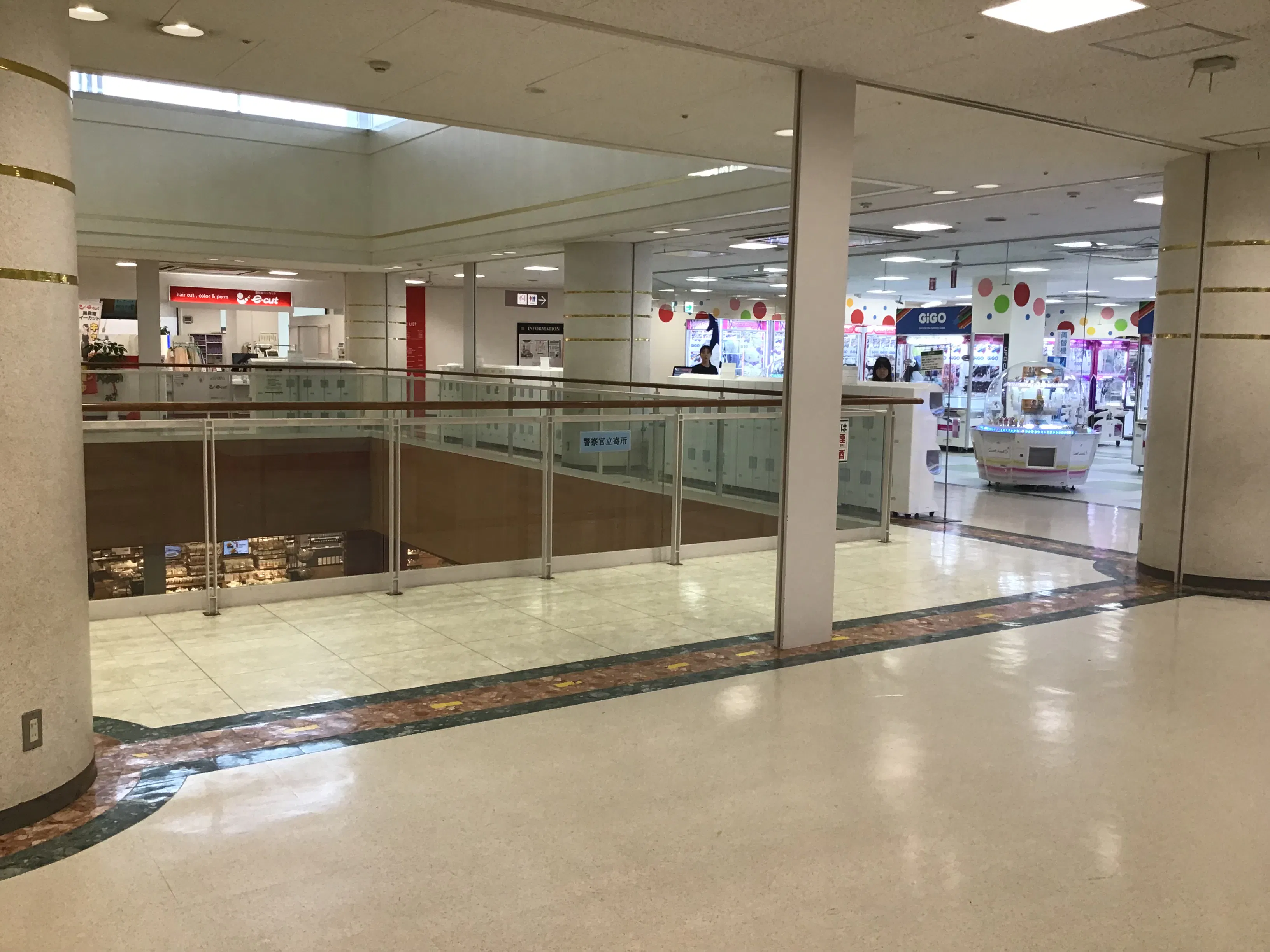 【天満屋ハピータウン岡北店】3Fエスカレータ横 各種プロモーション、会員獲得イベントに最適な屋内催事イベントスペース