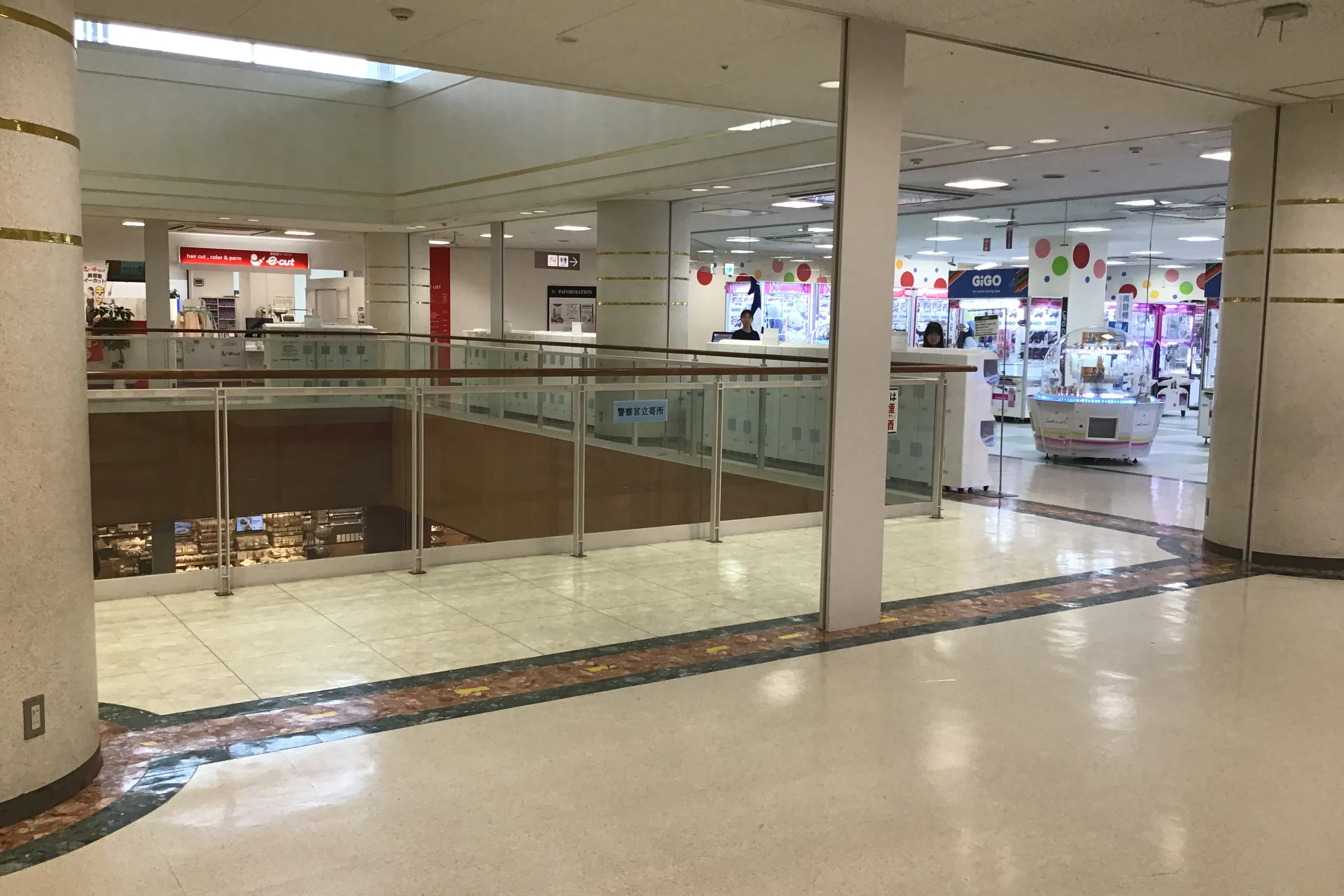 【天満屋ハピータウン岡北店】3Fエスカレータ横 各種プロモーション、会員獲得イベントに最適な屋内催事イベントスペース